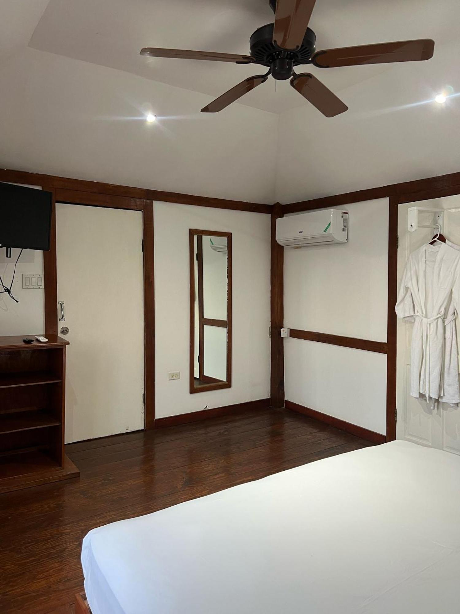 The Sea Cliff Hotel Resort & Spa Port Antonio Esterno foto